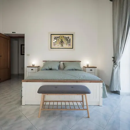 Lägenhet Santa Teresa Belvedere